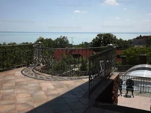 Balatonalmádi apartman kiadó