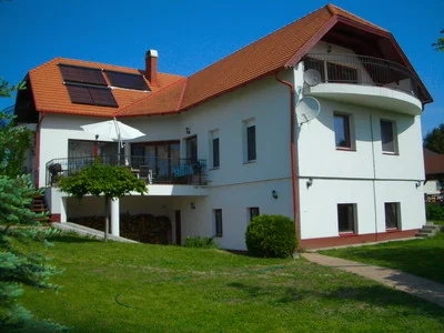 Balatonkenese apartman kiadó
