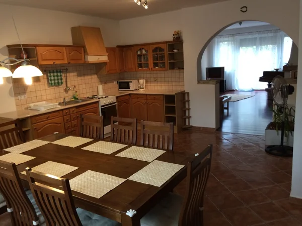 Balatonkenese apartman kiadó