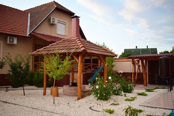 Poroszló apartman kiadó