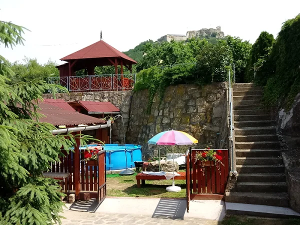 Sirok apartman kiadó