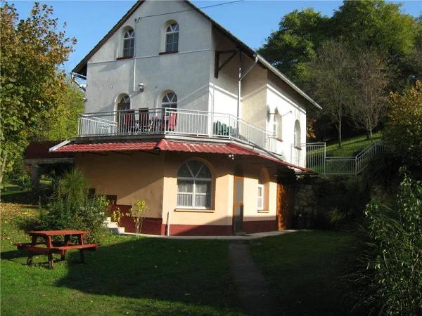 Sirok apartman kiadó