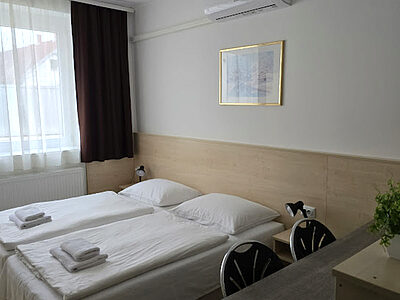 9400 Sopron Fraknói u 13. Bejárat a Mikes Kelemen u felől! apartman szállás