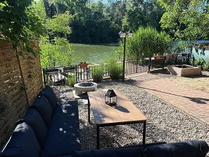 Szarvas apartman kiadó